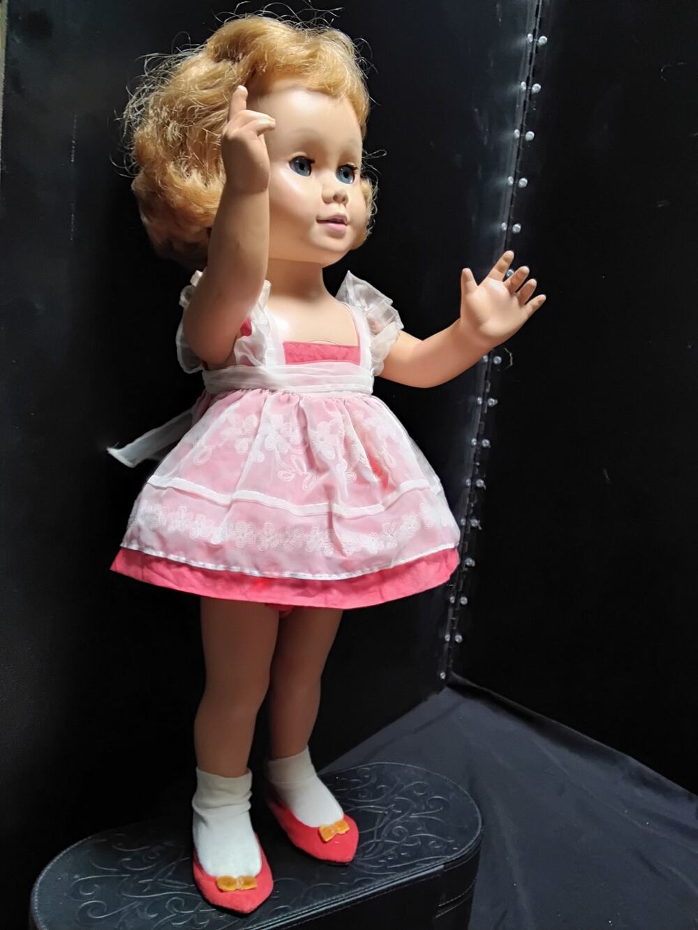 1St Issue Chatty Cathy Blond Blue Eyes with Freckles Original Outfit